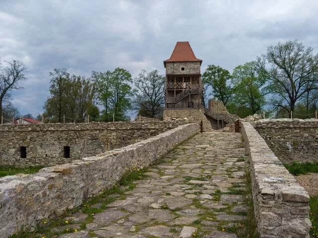 Zamek w Starej Kamienicy: Zapomniana forteca Dolnego Śląska