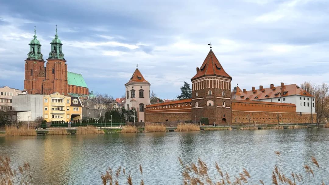 Zamek w Gnieźnie: Czy pierwsza stolica Polski miała zamek?