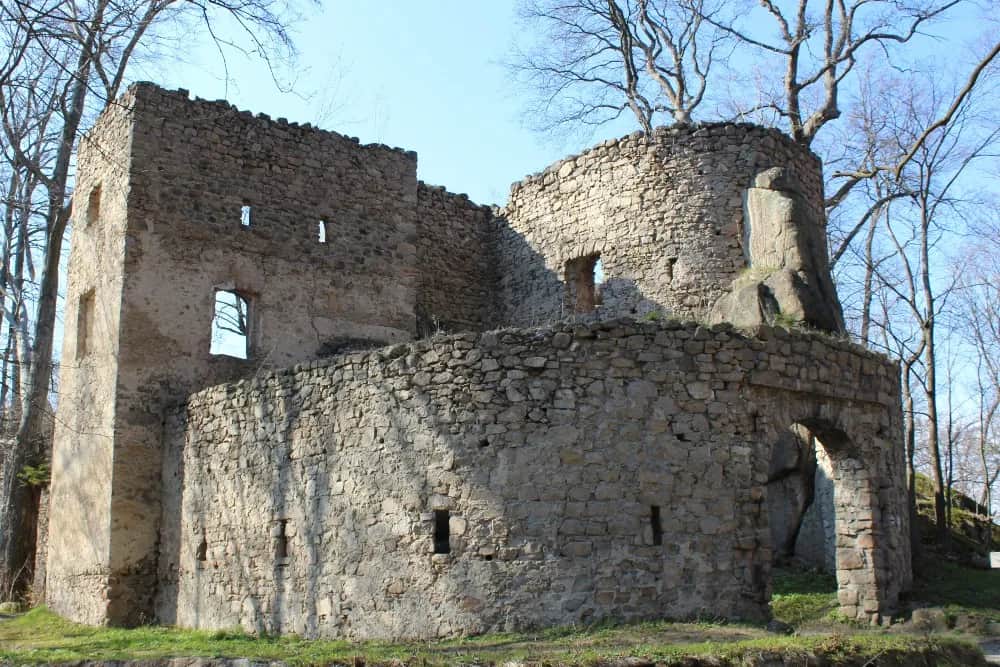 Zamek Bolczów: Ruiny skrywające tajemnice Dolnego Śląska