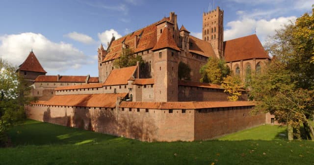 Dlaczego zamek w Malborku fascynował ludzi średniowiecza przez wieki?