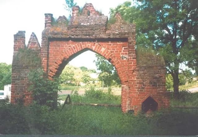 Zamek w Chojnicach: Co zostało z krzyżackiej fortecy?