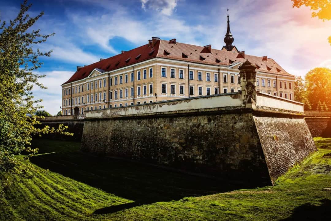 Zamki na Podkarpaciu: 8 twierdz, które zachwycą każdego