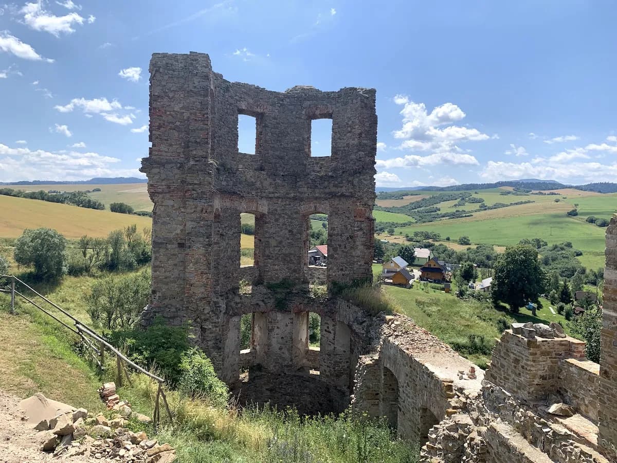 Zamek w Pławcu: Zapomniana warownia nad Wisłą