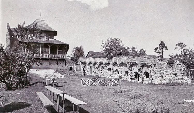 Zamek Melsztyn: Jak wyglądała potężna twierdza przed ruiną?