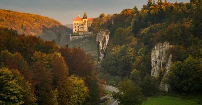 Zamek w Ojcowskim Parku Narodowym: Ruiny z widokiem